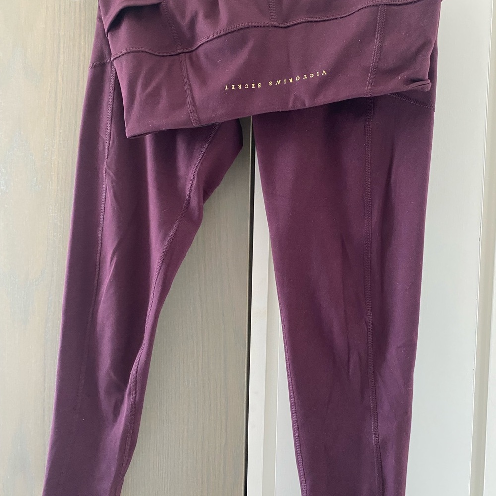 Victoria Secret leggings, eggplant color, size 8